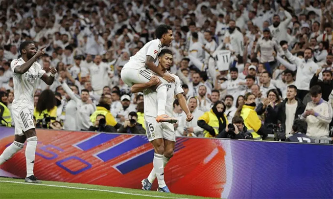 Rodrygo góp công trong cả 2 bàn thắng vào lưới Sevilla