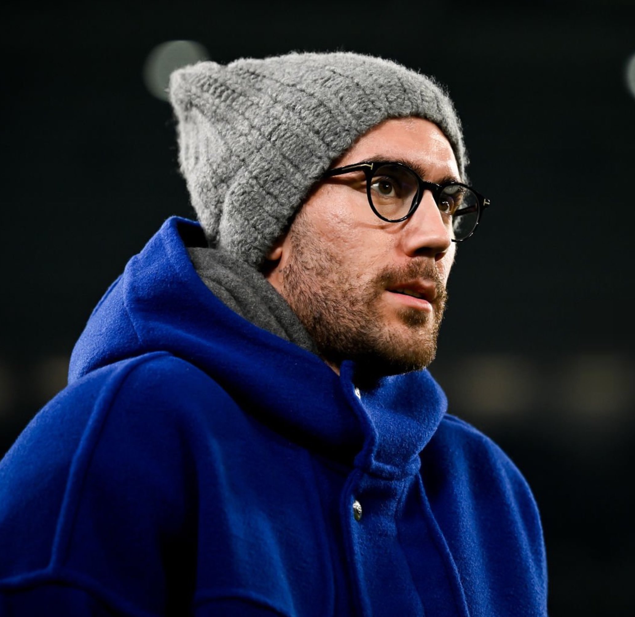 Liverpool nhắm Vlahovic thay Isak