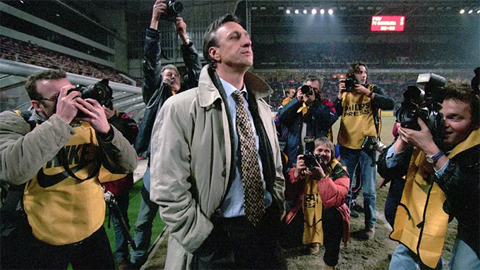Johan Cruyff lên kế hoạch xây dựng Dream Team 2.0 cho Barca với Zinedine Zidane trong đội hình