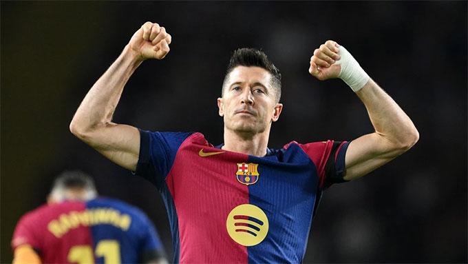 Lewandowski chỉ còn hợp đồng với Barca đến cuối mùa