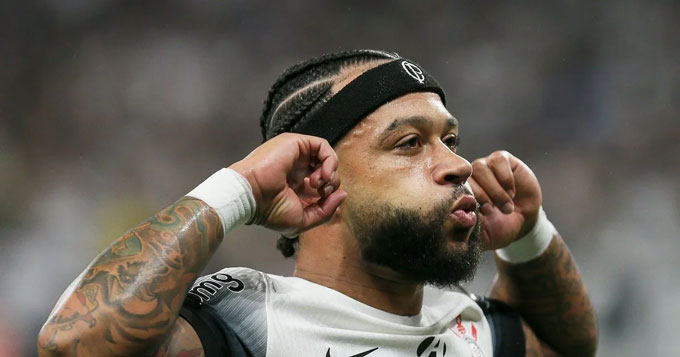 Memphis Depay không hạnh phúc ở Brazil