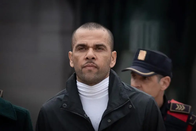 Dani Alves trở thành ông chủ một CLB