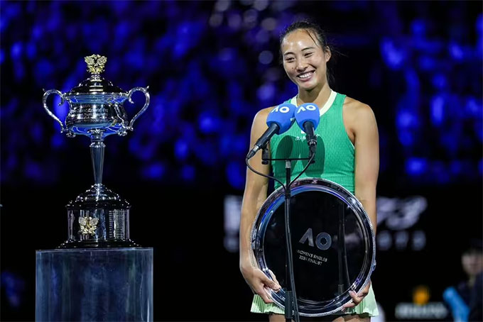 Zheng Qinwen sẽ không tham dự giải Australia mở rộng năm nay