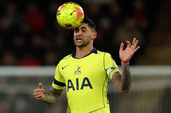 Romero đã có những bài đăng nhắm vào BLĐ Spurs