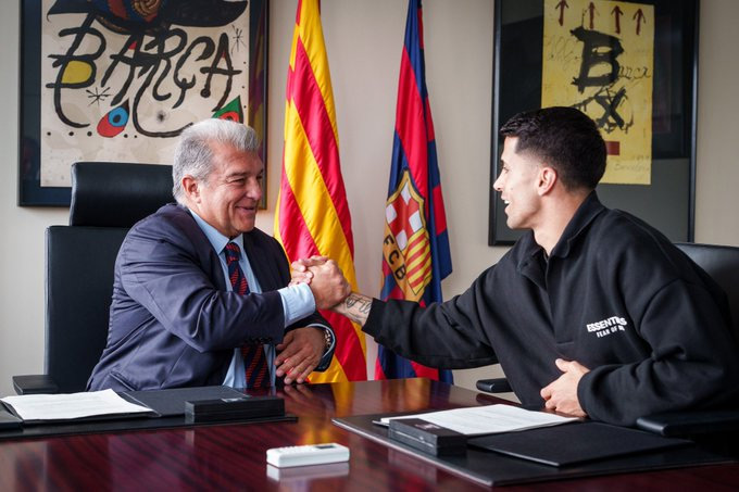 Cancelo chính thức tái gia nhập Barca