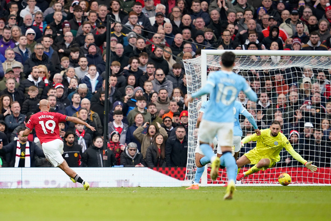 Trên sân Old Trafford của MU, thầy trò HLV Pep Guardiola đã phải nhận 2 bàn thua