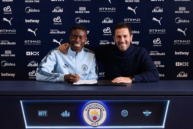 Guehi đã thuộc về Man City