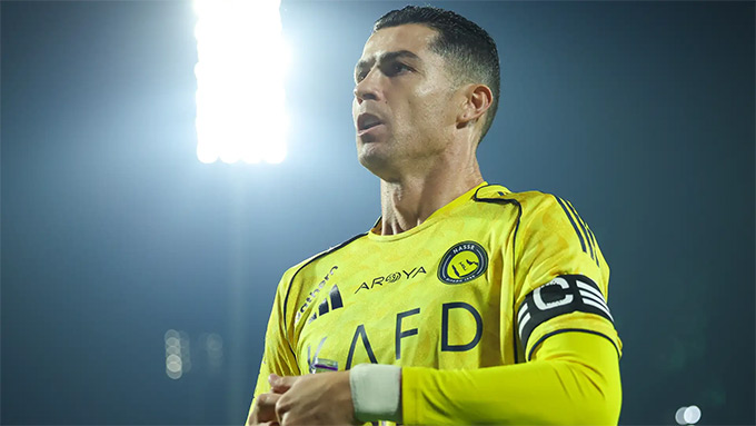 Ronaldo cán mốc 960 bàn thắng trong sự nghiệp