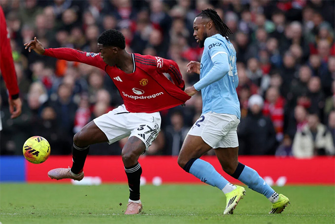 Mainoo có màn thể hiện rất tốt trước Man City
