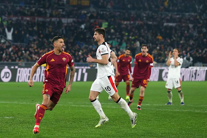 Roma chia điểm Milan