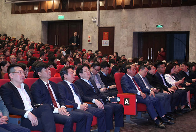 Phó Thủ tướng Mai Văn Chính cùng các đại biểu dự chương trình - Ảnh: Báo Văn Hoá