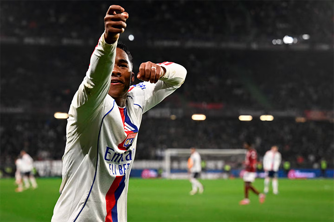Endrick tạo nên cơn sốt mới tại Ligue 1, sau Messi