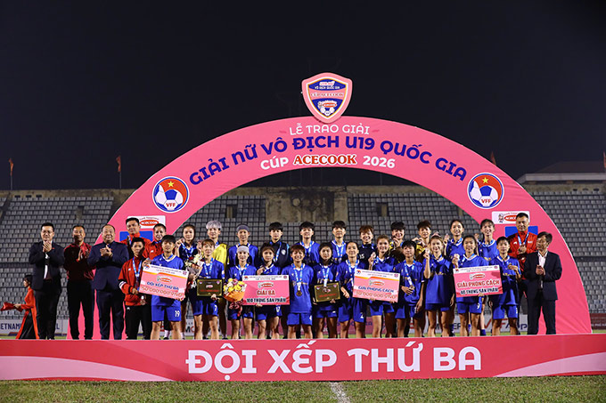 Thái Nguyên T&T đứng hạng ba