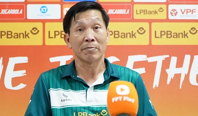 HLV Quang Trãi dành những lời khen đặc biệt cho sự chuyên nghiệp của thủ môn Trung Kiên ở HAGL