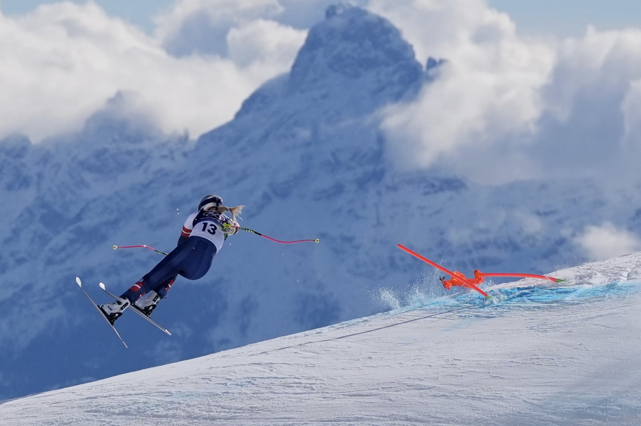 Khoảnh khắc CĐV lo sợ khi Lindsey Vonn trượt tuyết với tốc độ cao