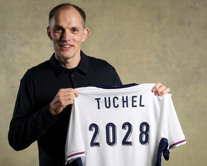 FA giữ chân Tuchel nhằm tránh "đêm dài lắm mộng"