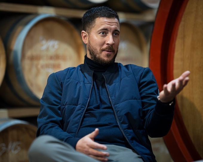 Eden Hazard trong buổi ra mắt loại rượu vang mang tên mình tại Lecce, Italia