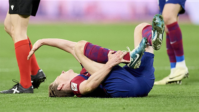 Vắng De Jong sẽ là tổn thất rất lớn đối với Barca