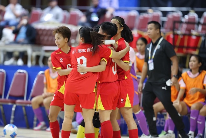 Các nữ tuyển thủ futsal Việt Nam tự tin sẽ giành chiến thắng ở trận tranh HCĐ. Ảnh: VFF 