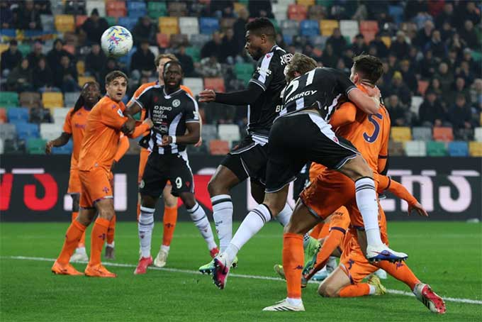 Udinese đã đòi được món nợ thua 1-5 ở lượt đi