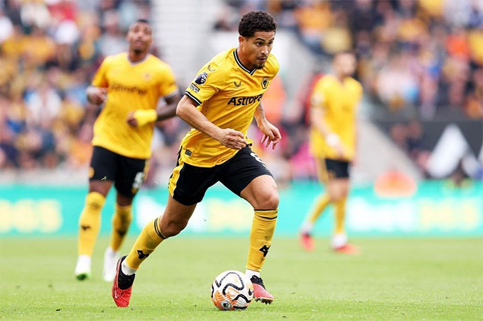 Joao Gomes gần như sẽ ra đi bởi Wolves có tới 99% khả năng rớt hạng
