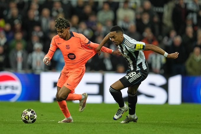 Lamine Yamal và các đồng đội đã có một trận đấu khó khăn trên sân Newcastle