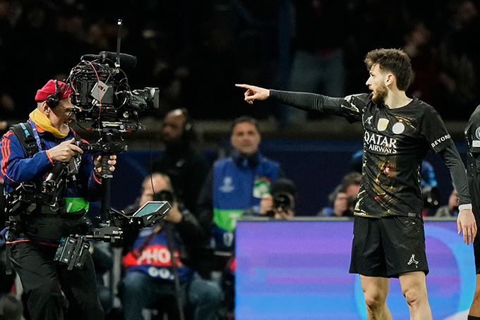 Anh là Super Kvara tại Parc des Princes