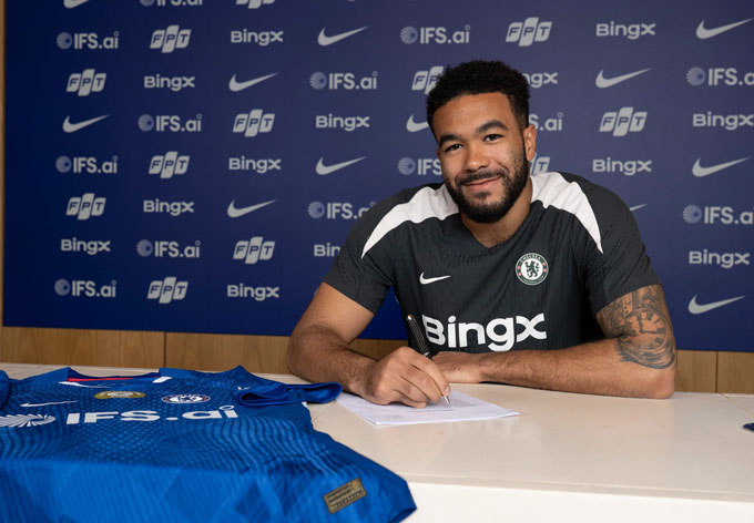 James chính thức gia hạn hợp đồng với Chelsea