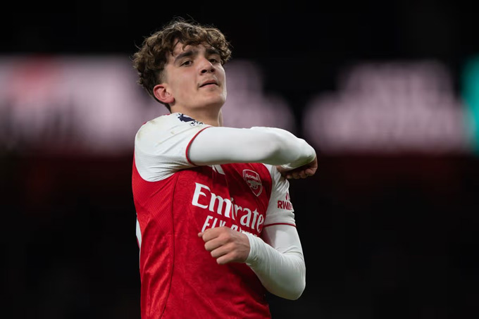 Dowman rất có thể là quân bài chiến lược của Arsenal
