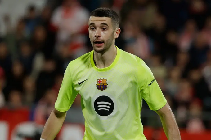 Joan Garcia chấn thương khiến Barca lo lắng