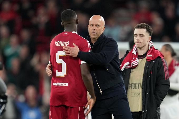 HLV Arne Slot gửi lời cảnh báo đến đối thủ PSG trước vòng tứ kết