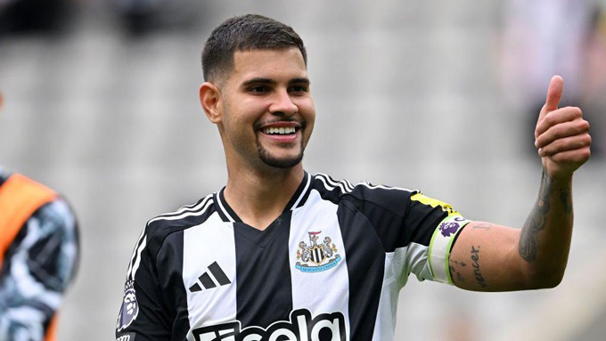 Guimaraes đang được MU theo sát