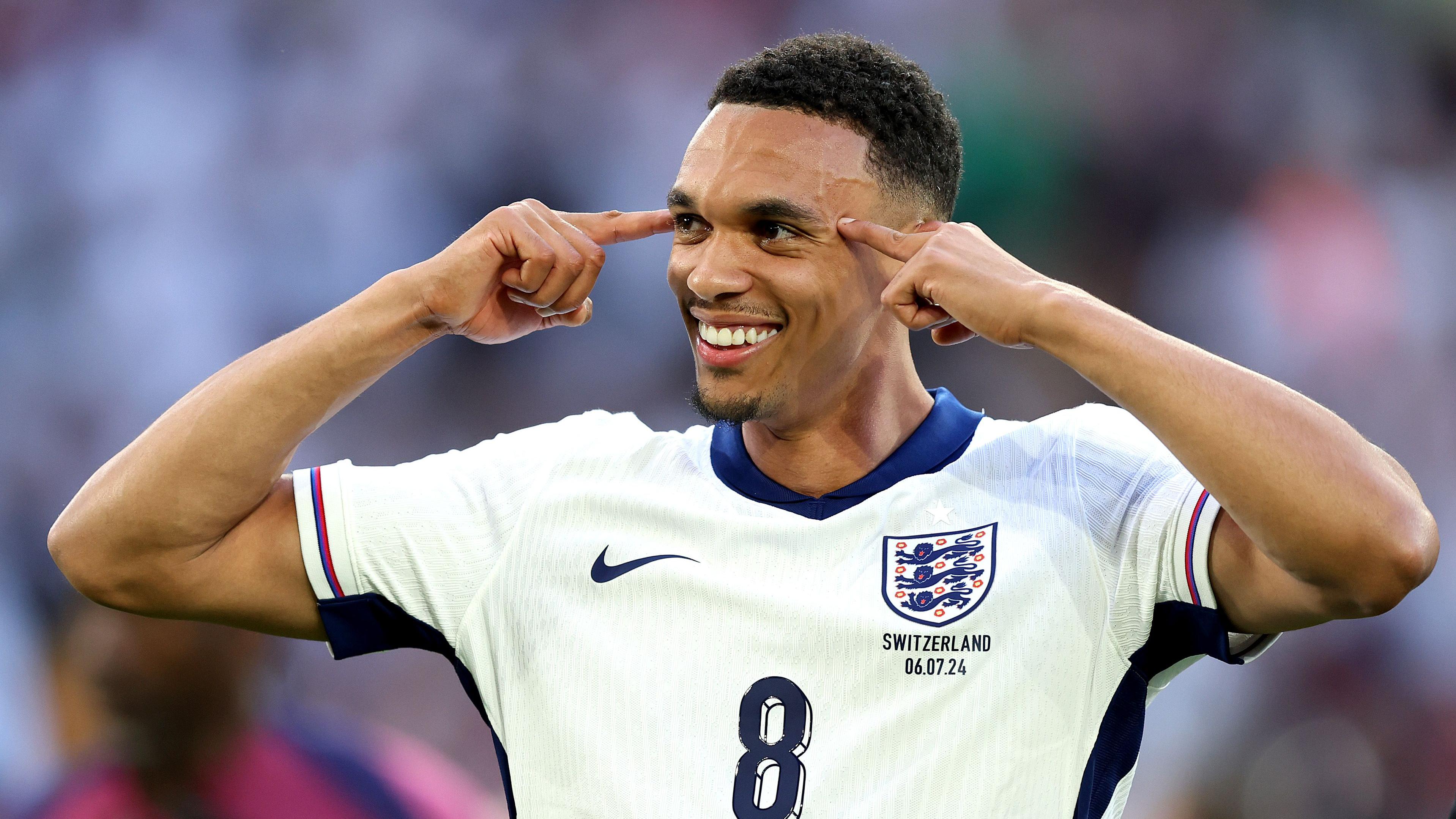 Trent Alexander-Arnold đã có 4 bàn cho ĐT Anh