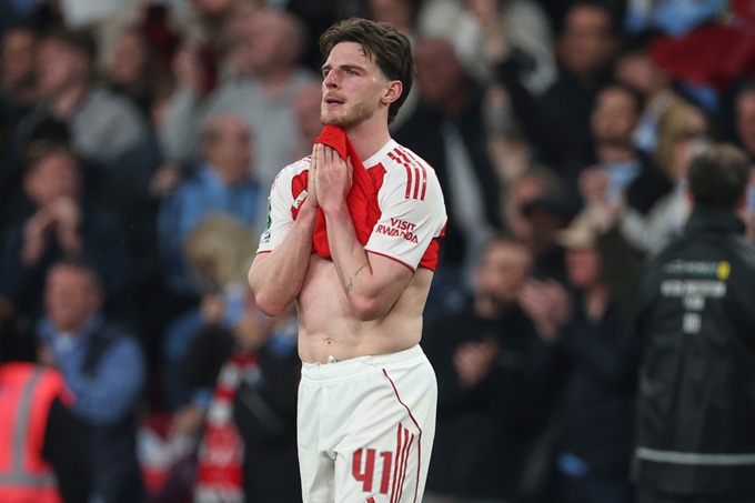 Vấn đề của Arsenal là tâm lý chứ không phải phong độ hay lối chơi