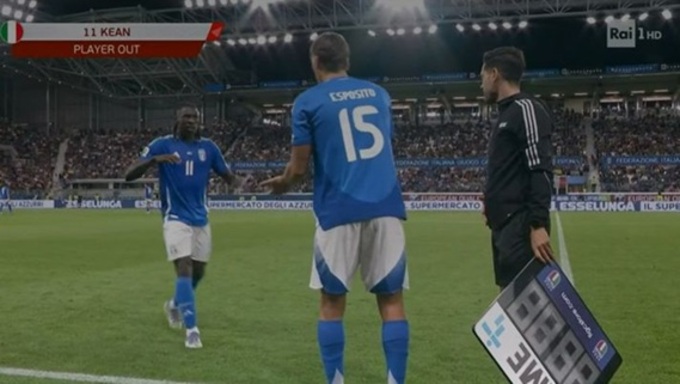 Esposito được kỳ vọng sẽ thổi làn gió mới vào hàng công của ĐT Italia