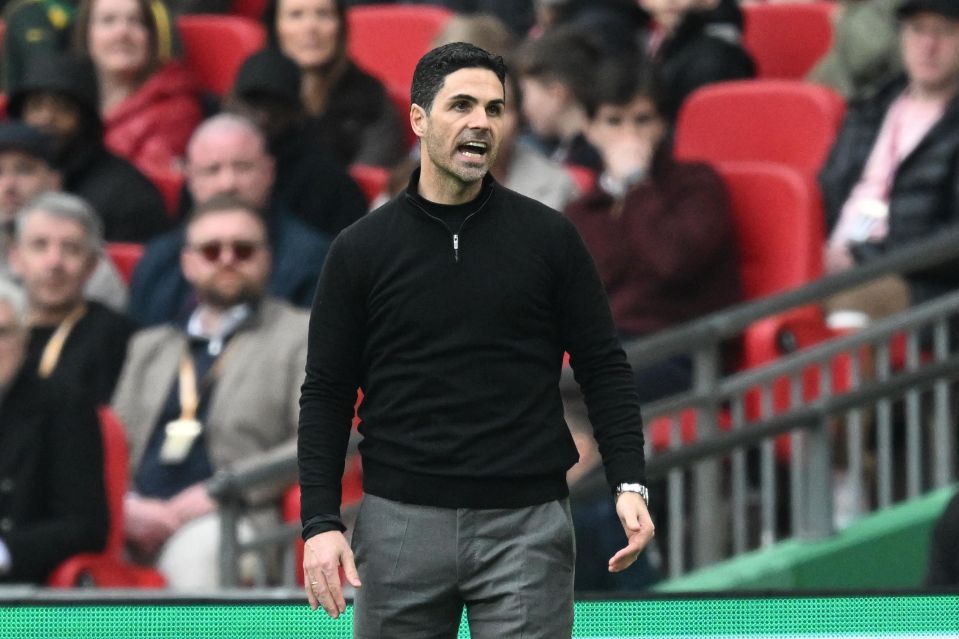 Arsenal có thể mua được Khvicha Kvaratskhelia? - Ảnh: The Sun