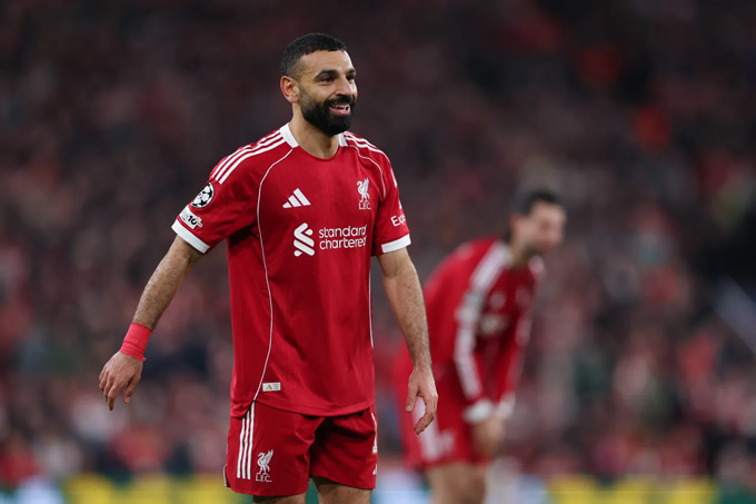 Hành động đáng mặt huyền thoại của Salah với Liverpool