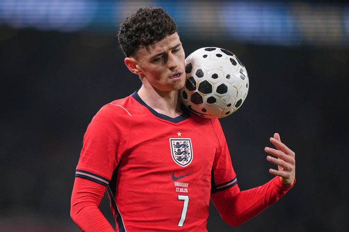 Man City muốn trói chân Foden sớm