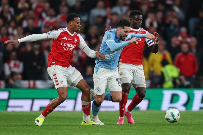 Arsenal đã gặp nhiều bế tắc trong trận thua Man City tại chung kết cúp liên đoàn Anh