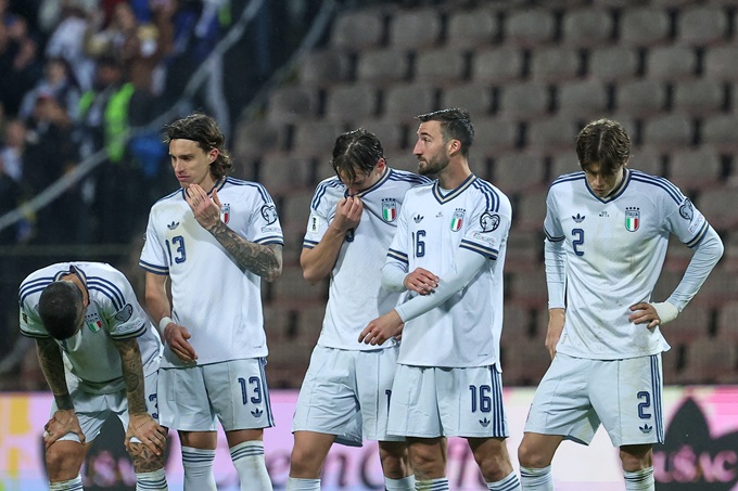 Nỗi thất vọng của các cầu thủ Italia sau thất bại trước Bosnia