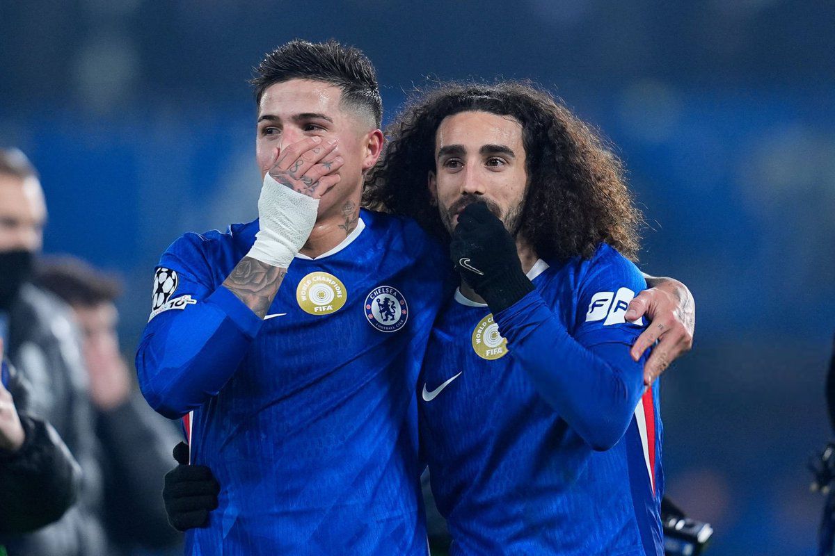 Cucurella và Fernandez đã không bịt mồm nữa mà dùng nó để tạo bão truyền thông gây hại cho CLB