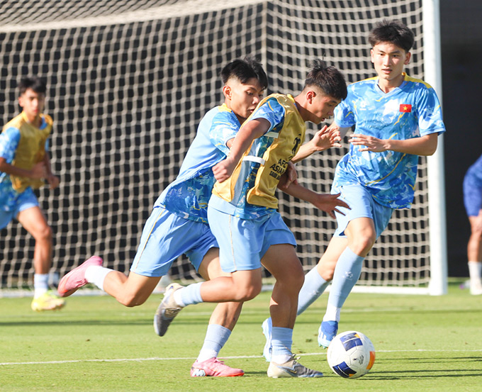 Nhiều cầu thủ U17 Việt Nam cao chưa đến 1m70 - Ảnh: VFF 