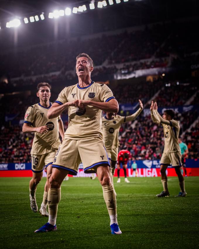 Robert Lewandowski đang tràn trề cơ hội lọt vào top 10 chân sút ghi nhiều bàn thắng nhất lịch sử Barca (ảnh: FB CLB)