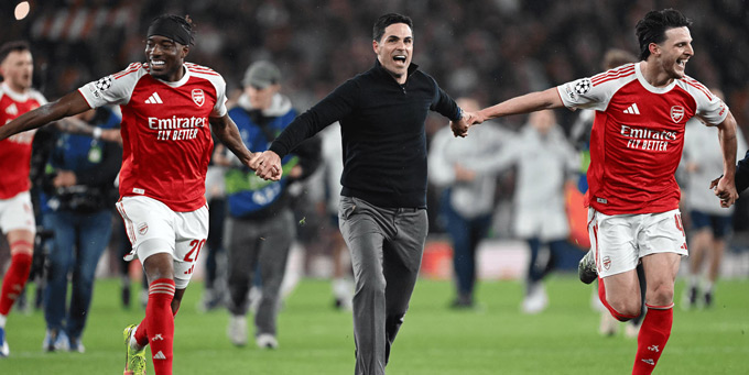 Arsenal đã vào chung kết Champions League và sáng cửa vô địch Ngoại hạng Anh