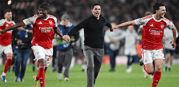 Arsenal vào chung kết Champions League sau 20 năm