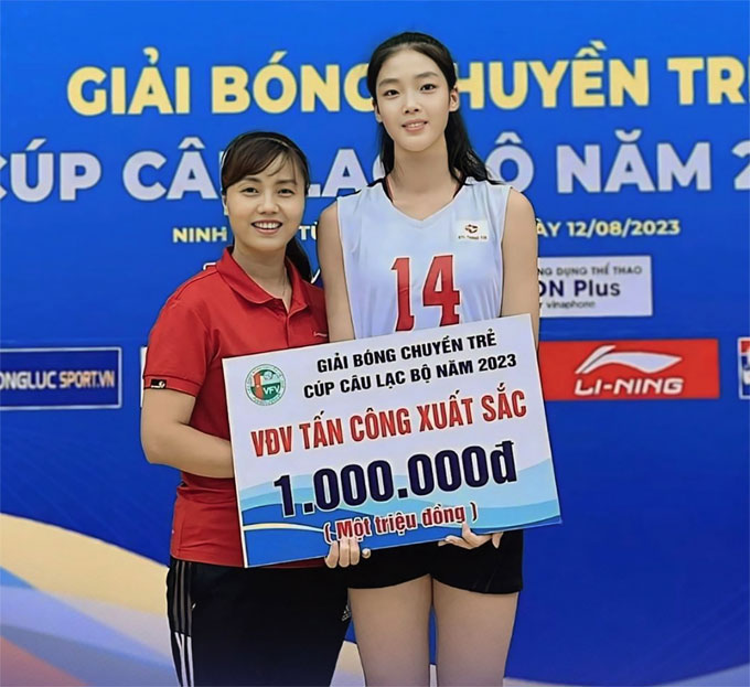 Quỳnh Hương đoạt danh hiệu đầu tiên ở năm 2023