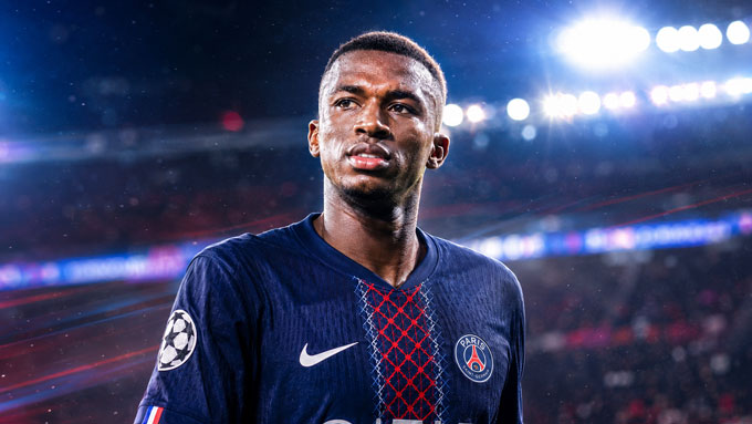 Pacho xứng đáng là "quái vật" nơi hàng thủ của PSG