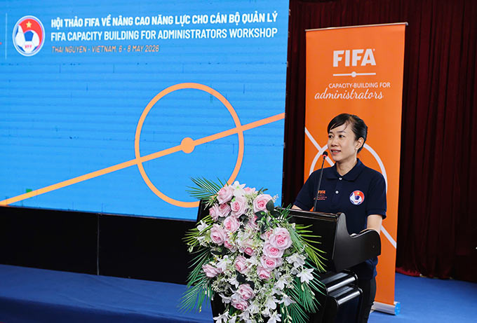 Học viên Huỳnh Thị Thanh Khiết - CLB Futsal Thái Sơn Nam phát biểu. Ảnh: Đức Cường