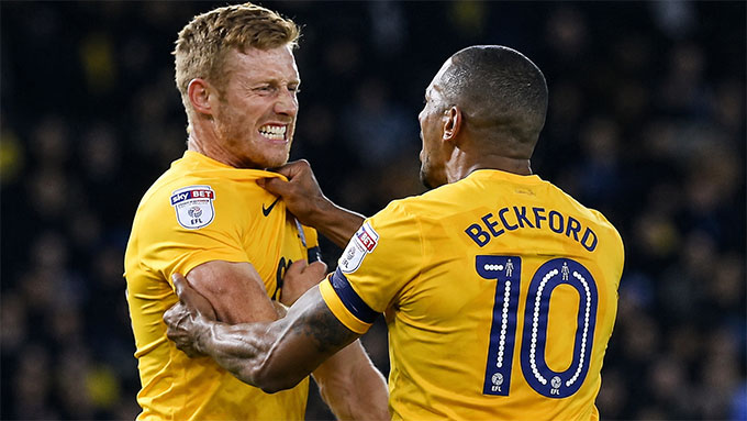 Jermaine Beckford nổi giận với đồng đội Eoin Doyle,