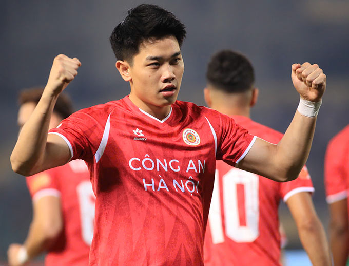 Đình Bắc ghi bàn thứ 10 sau 6 trận - Ảnh: Phan Tùng 